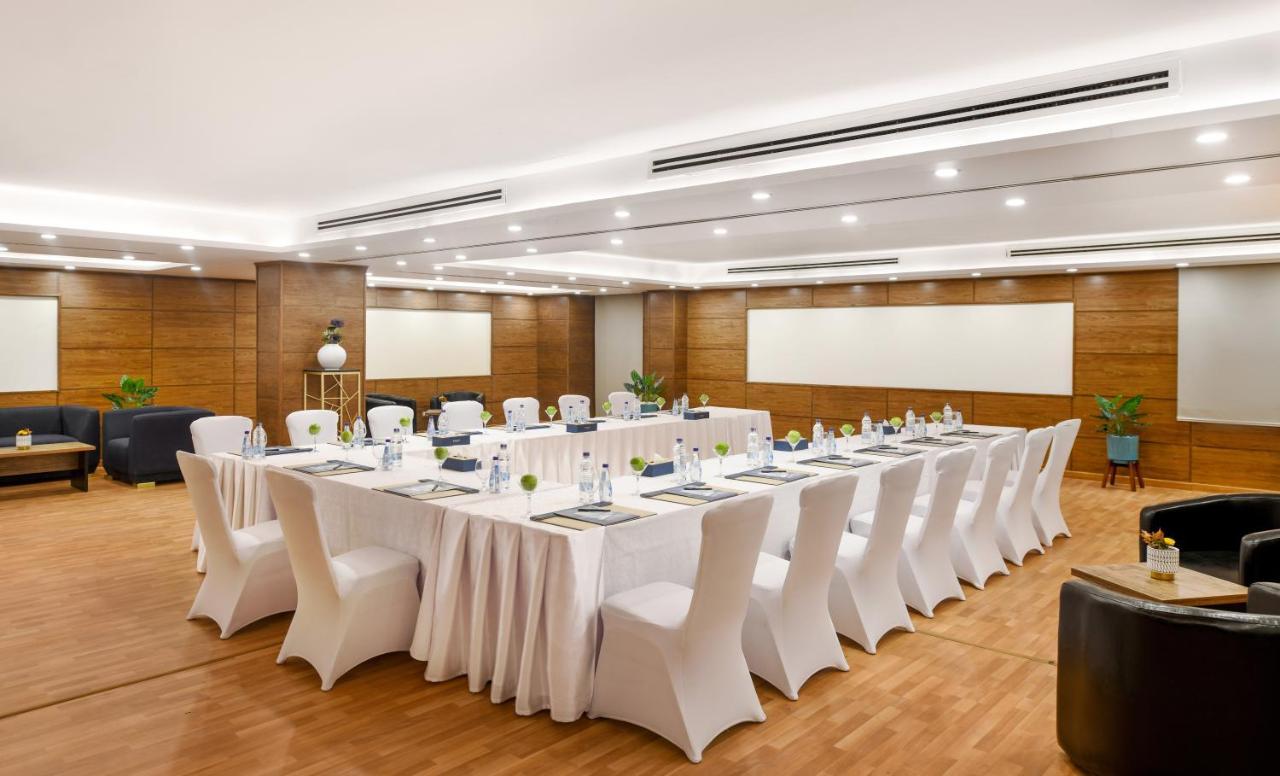 Tolip Gardens Hotel Кайро Екстериор снимка Meeting room at the hotel