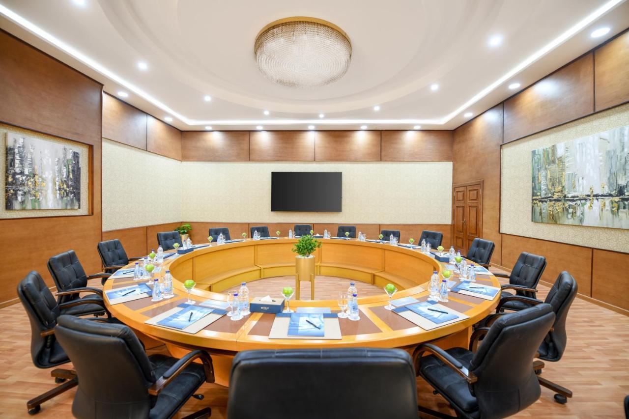 Tolip Gardens Hotel Кайро Екстериор снимка Boardroom